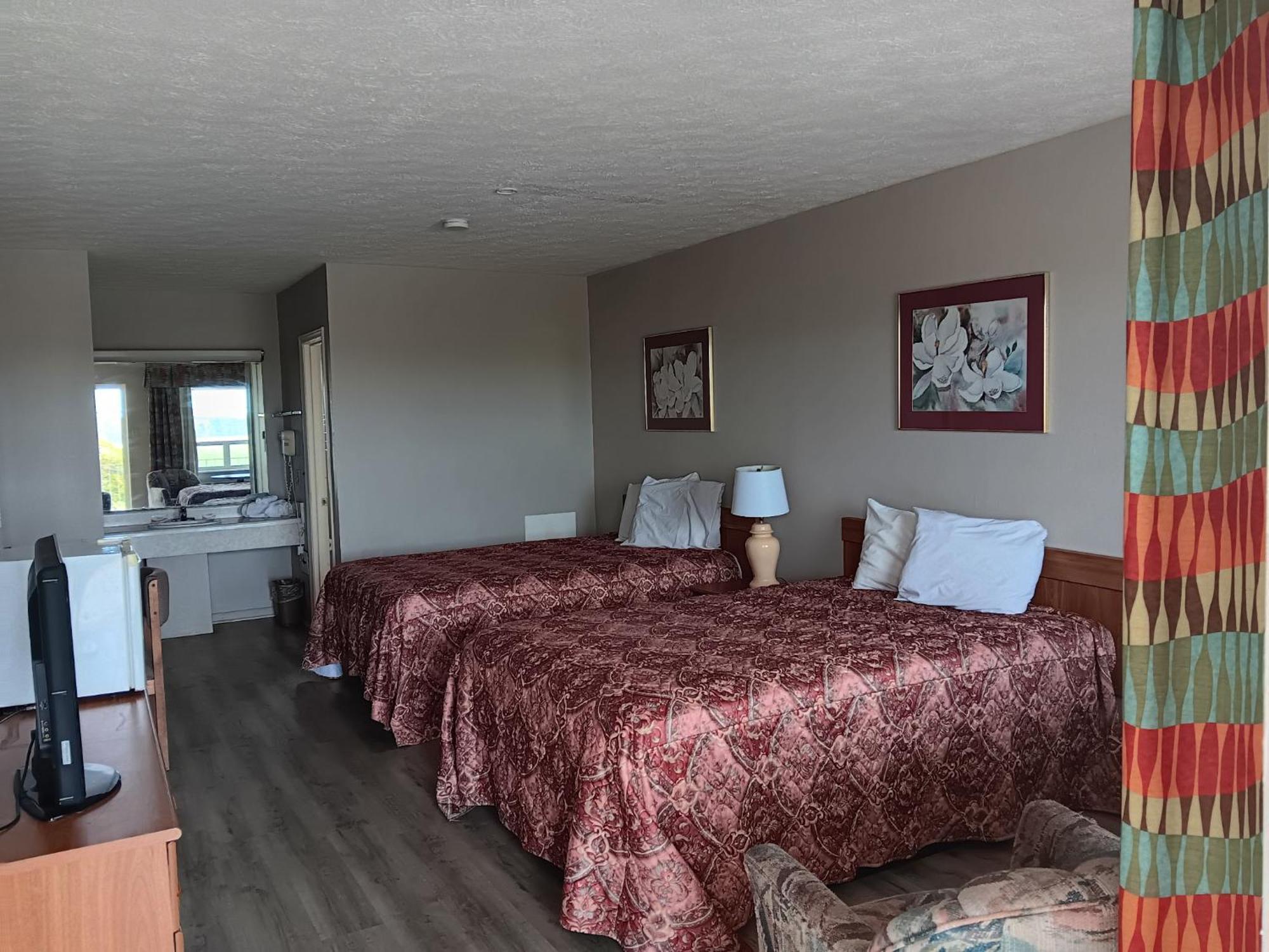 Oyo Sheldon'S Motel And Restaurant Keysville 外观 照片