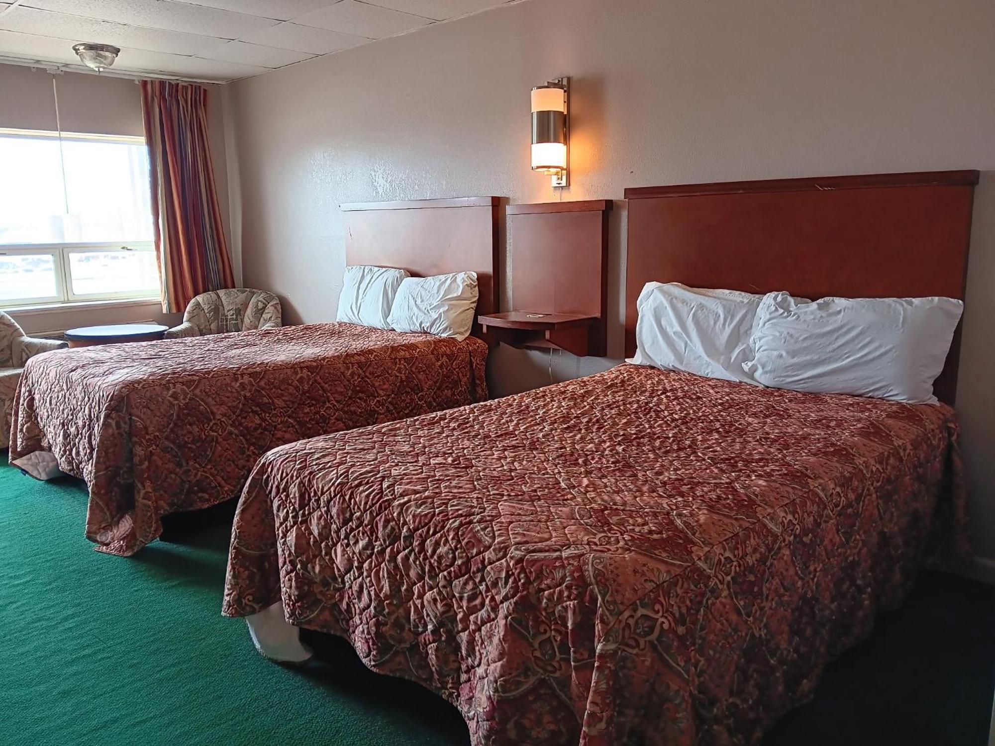 Oyo Sheldon'S Motel And Restaurant Keysville 外观 照片