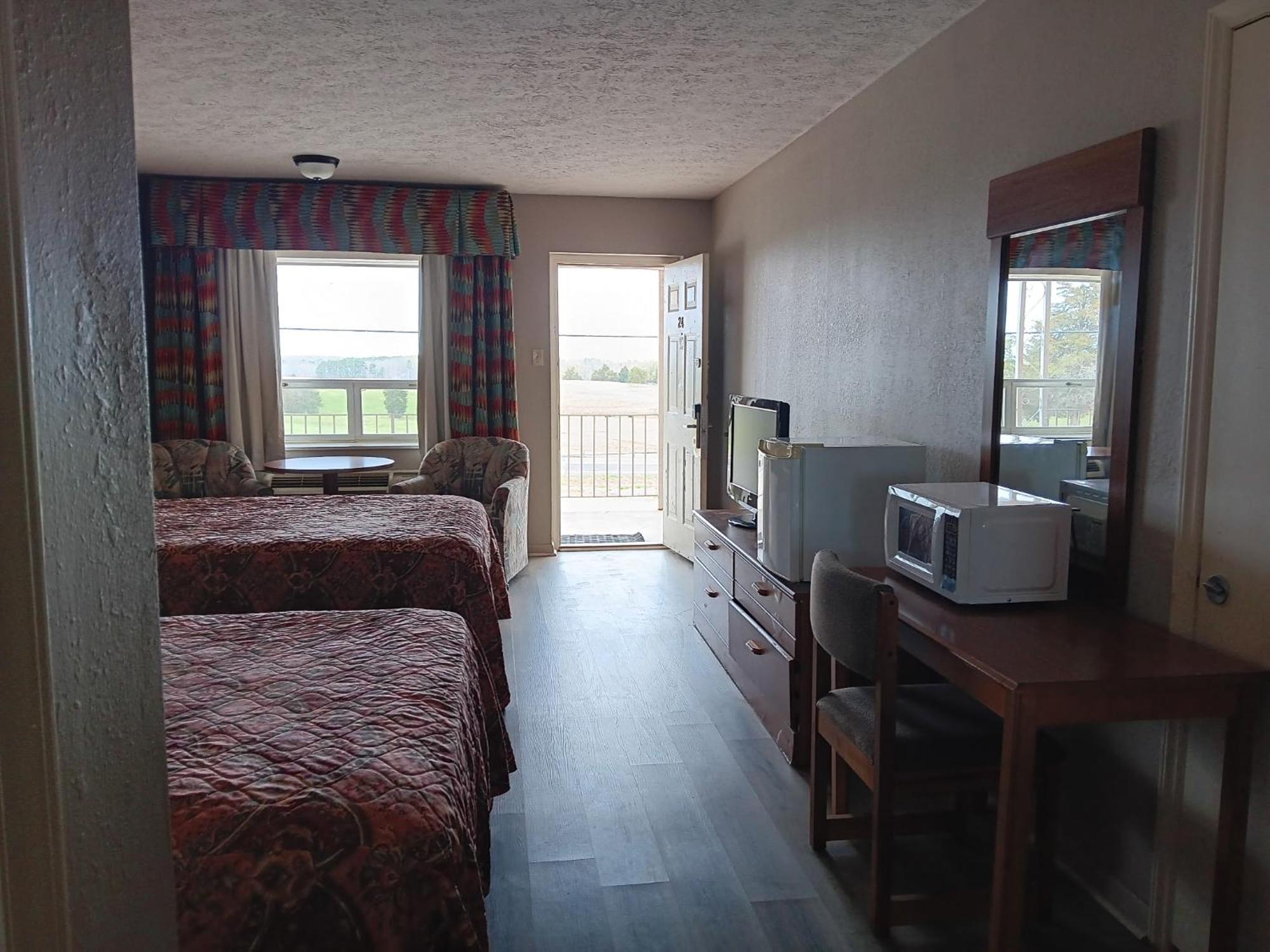 Oyo Sheldon'S Motel And Restaurant Keysville 外观 照片