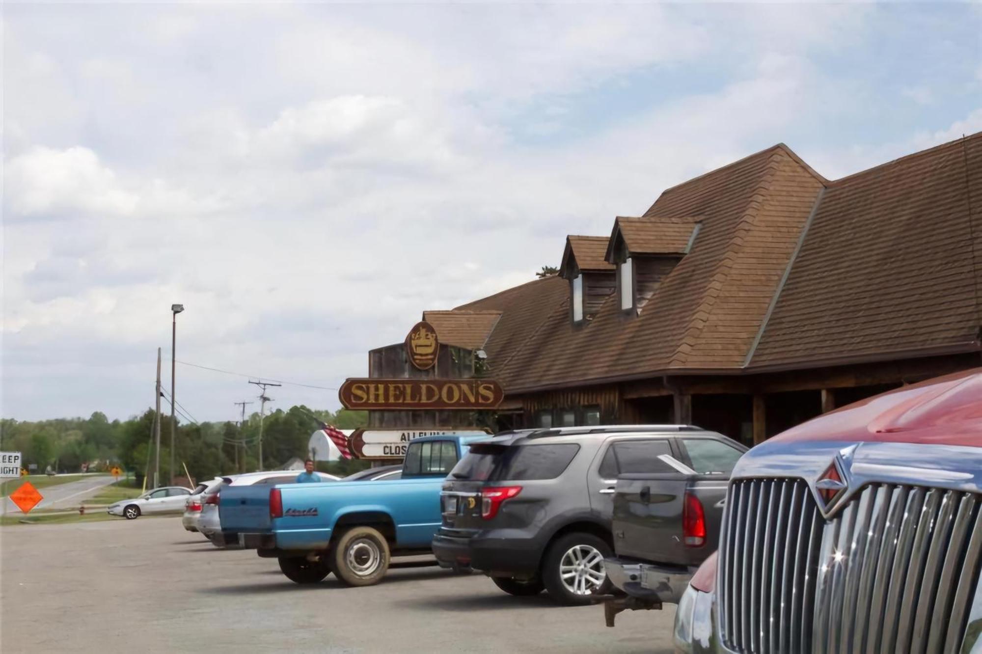 Oyo Sheldon'S Motel And Restaurant Keysville 外观 照片